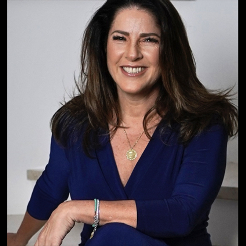 Christiane Pelajo